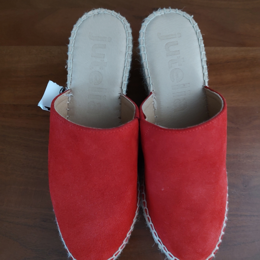 NEVER WORN Size 6.5 (37) Red Suede Jutelia Women's Slip-On Wedge Shoes